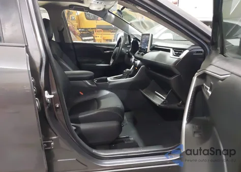 2022 Toyota Rav4 Xle Premium z USA, uszkodzony, nr VIN 2T3A1RFVXNC269653